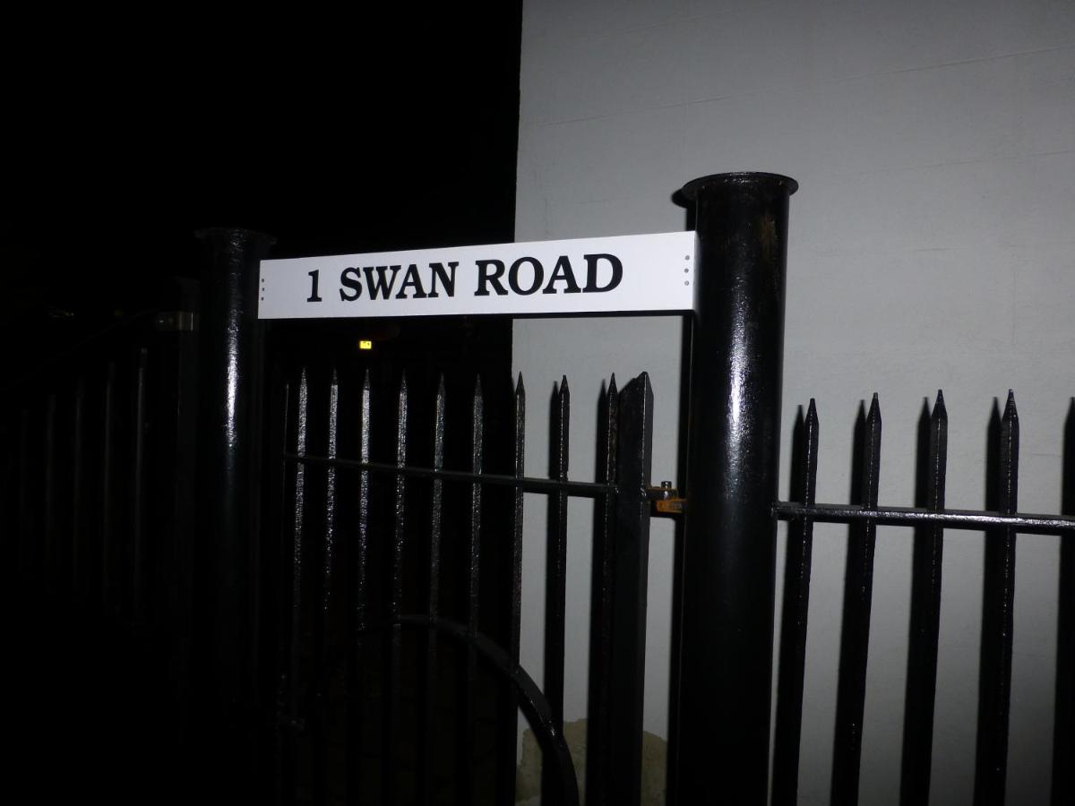 הית'רו Swan Guest House London - Heathrow מראה חיצוני תמונה